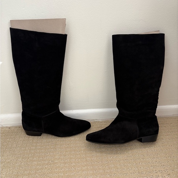 Size 42. Pull on boot. Low heel. Suede. Black. - Picture 3 of 3